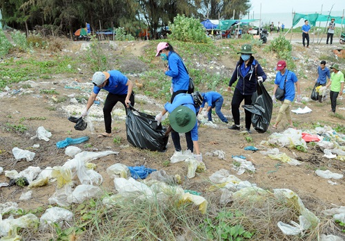 Mắt Bão tặng xe đạp cho học sinh nghèo vượt khó tỉnh Trà Vinh1